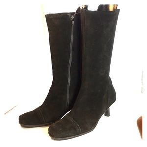 La CANADIENNE waterproof boots.